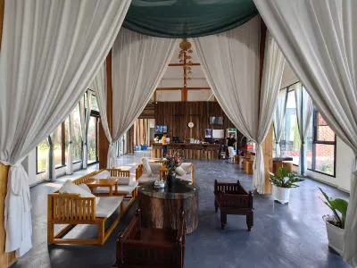Larng YAY  Riverview Resort Hotel 티씨케이 짚라인 주변 호텔