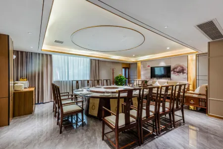 Gandian Hotel Отели рядом с достопримечательностью «Jiangxi University of Science and Technology Applied Science College»