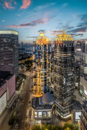 Hilton Garden Inn Shanghai Lujiazui Отели рядом с достопримечательностью «Lujiazui Library 24-hour Self-service Returning Books Service»