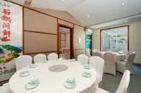 聖潔リゾートホテル（四姑娘山観光地）