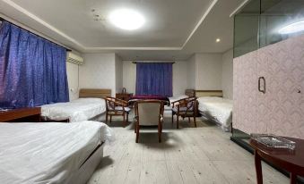 Jinzhou Xingyi Theme Business Hotel