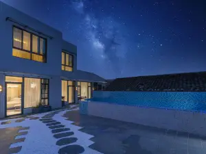 Zhujiajian Breezeju·Seaview Designer Homestay (Yueqian Branch)