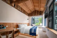 Linzhou Yishan Yishe Homestay - Balkoner