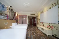 Jinting Chain. Via Boutique Hotel (Deyang Moore Shopping Plaza)