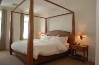 Clay Brook Hotel at Sugarbush Hotels in Warren