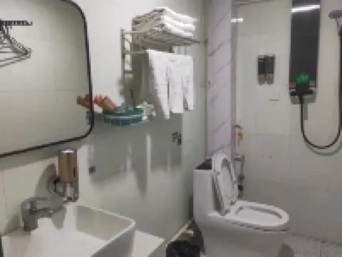 Zouping Yunling Business Hotel (Zhouzhou Road Baiyun Yilu)