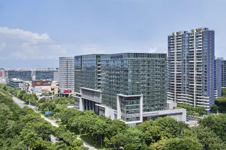 DoubleTree by Hilton Shenzhen Airport Residences Отели рядом с достопримечательностью «Shenzhen Airport Fuyong Pier - Passenger Terminal»