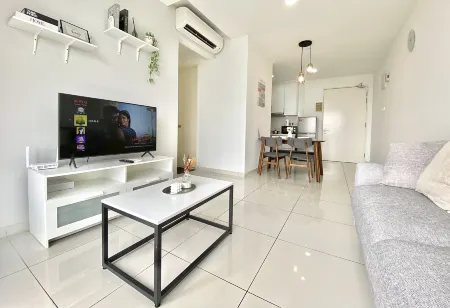 Kenwingston Skyloft Apartment Doorsteps to Brt Subang USJ