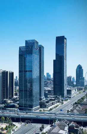 Holiday Inn Wellton (Nanchang Honggutan Ferris Wheel) Отели рядом с достопримечательностью «Qiushui Square»