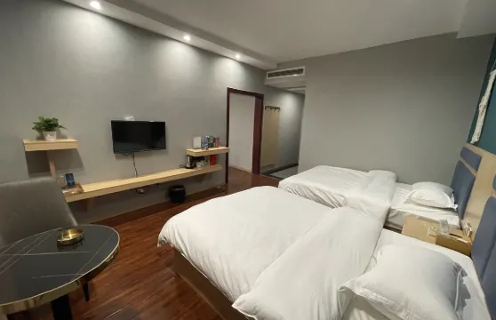 洪安古鎮天鵬民宿