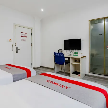Junyi Hotel (Xinyu Baoshi Park)