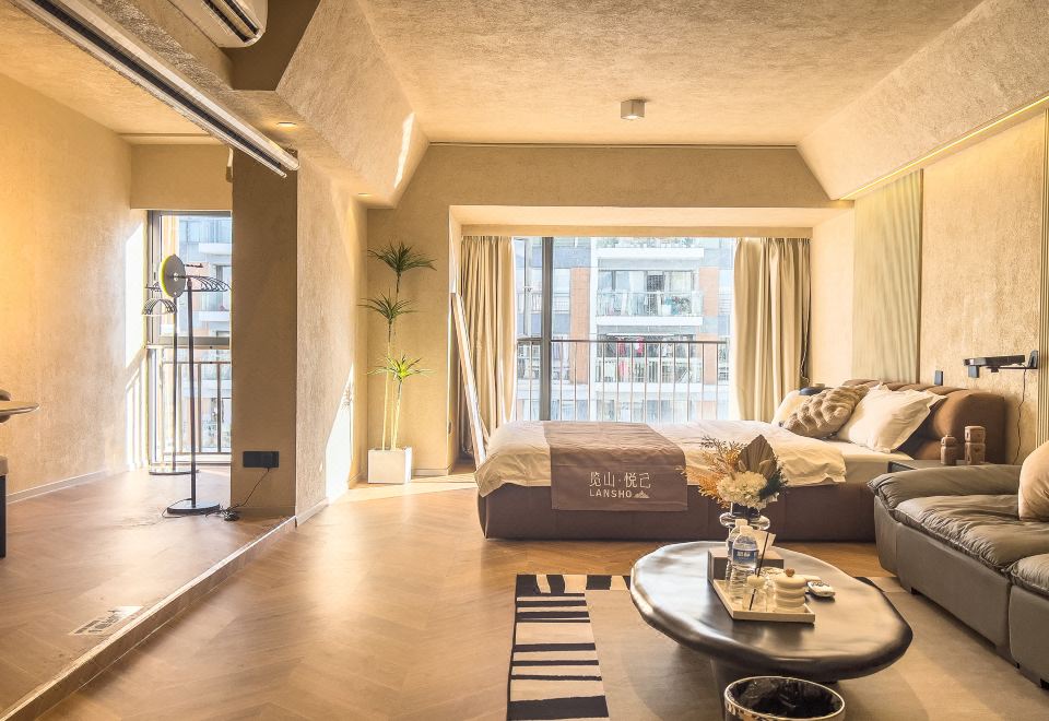 Lanshan Micro Luxury Apartment (Shenzhen Convention and Exhibition