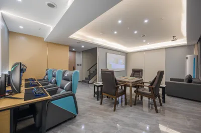 i Electronic Sports Hotel (Ningbo Fenghua Wanda) Hotels near Fenghua Railway Station