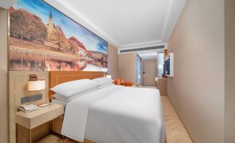 Vienna Hotel (Guangzhou Fangcun Huadiwan Subway Station Hotel)