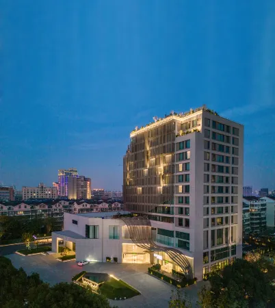 JC Hotel (Yixing Jiubin South Road) Отели рядом с достопримечательностью «Longbeishan Forest Park»