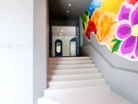 Coliwoo Hotel Pasir Panjang Hotels near Science Park