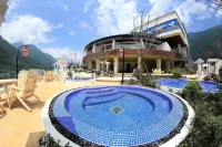 Wenruoyijia Hotel (Hailuogou Branch) - Pools