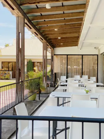 Marzon Hotel Kalibo Отели рядом с достопримечательностью «Sampaguita Gardens»