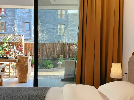 Day-Lily Inn (Tengchong Mayugu Hot Spring Town Store) Отели рядом с достопримечательностью «Mayu Valley Hot Spring Town»