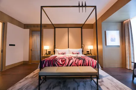 MGM Shanghai West Bund Отели рядом с достопримечательностью «Shanghai Normal University Stadium (Xuezheng Road)»