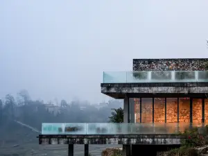 Yuanyang Yuanshe Azheke Hotel (Azheke Ancient Village)