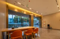 Heju Hotel (Shaoxing Keyan Scenic Area Light Textile City Curtain Market Store)