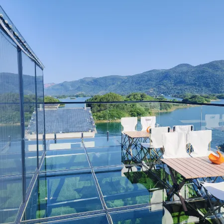 Xiandao Lake Four Seasons Lakeside Hotel (Sky City Scenic Area)