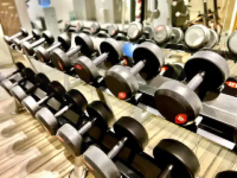 รามาดา อังกอร์ มากาตี โรงแรมในมาคาติ