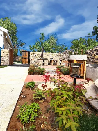 Aihui Rushan Nadu Homestay Отели рядом с достопримечательностью «Jining Taibaihu Lvyou Jingqu-Jining Xiaobeihu Park»