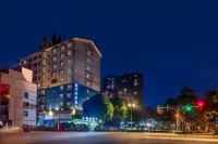 Swallow Return Hotel (Hengji Plaza Food City, Baise Youjiang District) Hotels near Baise Port