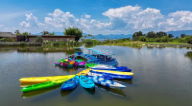 Jiachen Homestay (Fuxian Lake Moon Bay)
