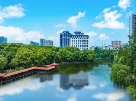 Ease Hotel · Zhi (Zhijiang Qixing Square Wuliu Park)