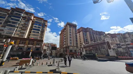 Qamdo Jiaxuan Xingfu Hotel