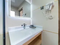 Floral Hotel·Mile Hotel（Xianluo Island Branch)