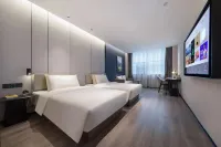 Weilai LOFT Hotel (Zhoukou High-speed Rail East Station)