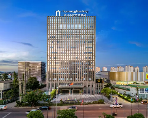 Vientiane Mekong Hotel(Swimming pool in the air) Hotels near Pha That Luang