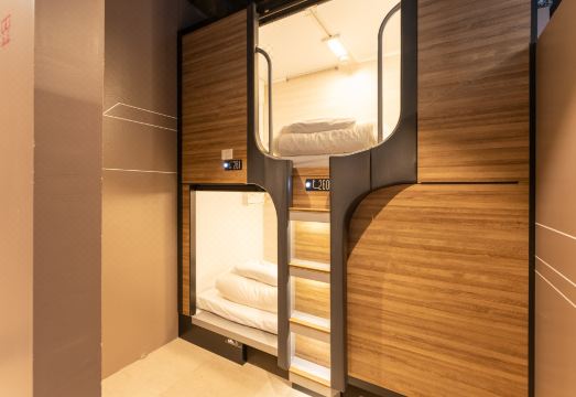 캡슐 호텔 내부