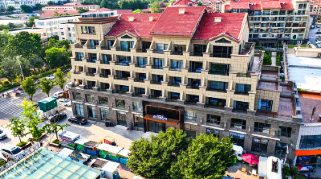 Banyuewan No. 6 Hotel (Banyuewan Beach) Hotels near Half Moon Bay Beach