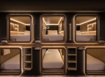 Cube Social Boutique Capsule Hotel @ Boat Quay