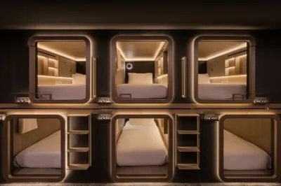 Cube Social Boutique Capsule Hotel @ Boat Quay