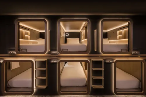Cube Social Boutique Capsule Hotel @ Boat Quay
