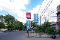 RedDoorz near RSUD Kota Mataram Hotels in West Lombok Regency