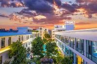 Maitreya Hot Spring Hotel Hotels in Huquan Hot Spring Water World/Huquan Mid-mountain Hot Spring