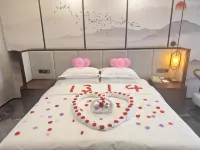 Donghu Hotel - balcony
