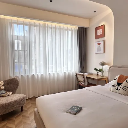 Yuep Lavender Hotel, Maitreya