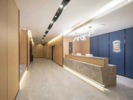 Elong Anyun Hotel (Nanjing Hangkonghangtiandaxue Cuipingshan Subway Station) Отели рядом с достопримечательностью «Social Science Department， Zhengde Polytechnic College»