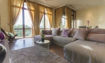 A Chic & Spacious 5BR Unit in Ampang, FREE Parking