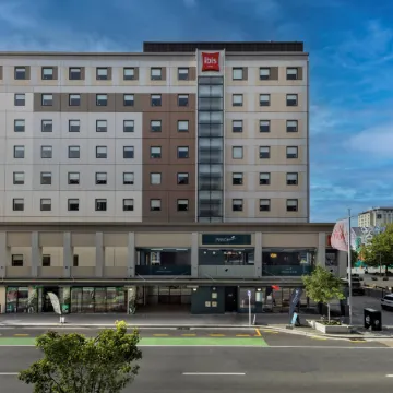 ibis Christchurch Отели рядом с достопримечательностью «Папани»