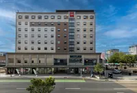 ibis Christchurch Hotels near Cutler Park