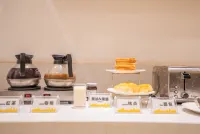 The Dream Hotel (Kunming Airport Center)